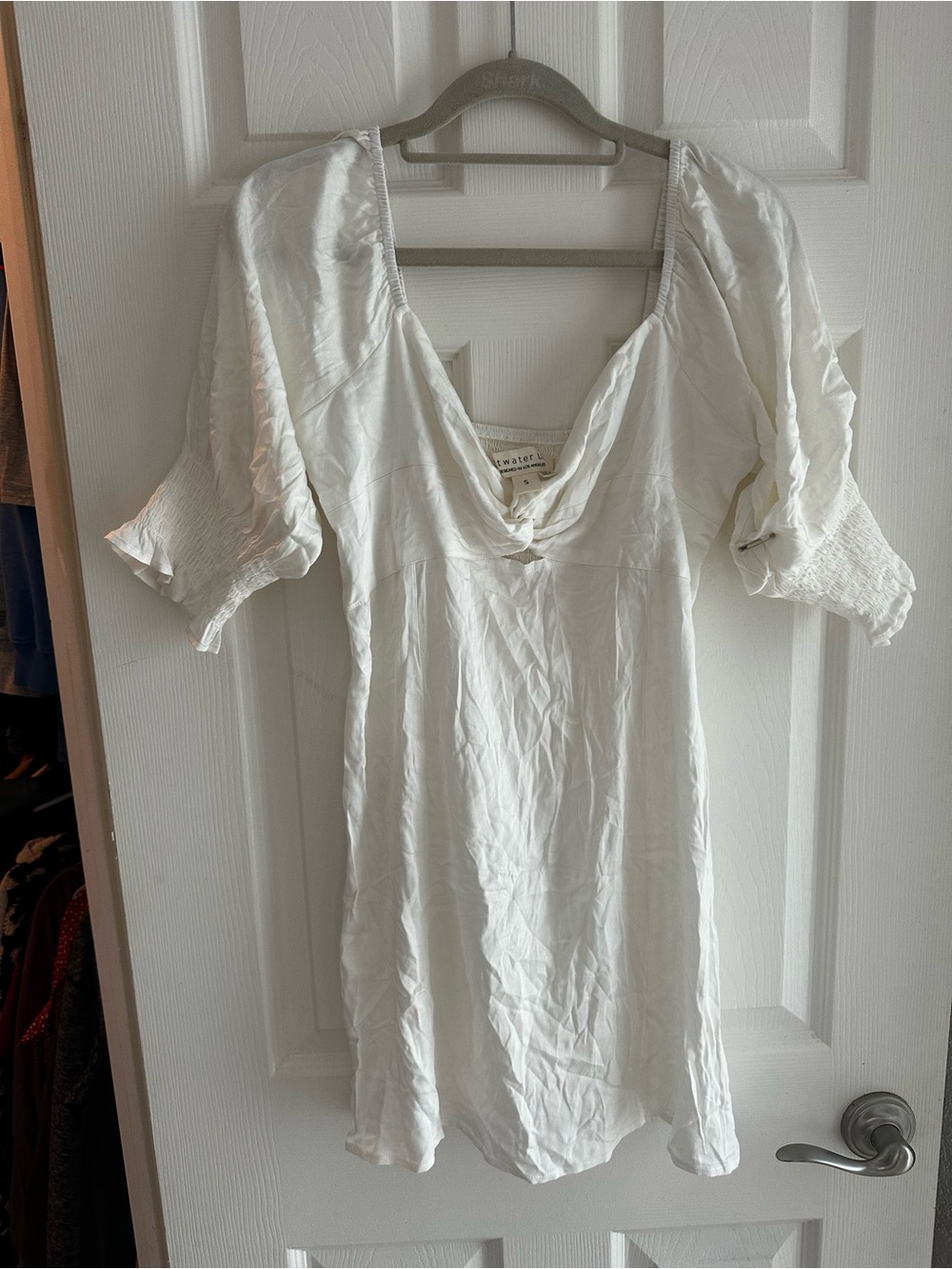 saltwater LUXE White Puff Sleeve V-Neck Tunic
